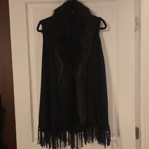 Beautiful Faux Fur Trim Sweater Vest With Fringe